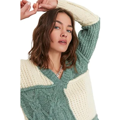 Abbildung von Trendyol Damen Normaler Pullover mit Rundhalsausschnitt und Colorblock Sweatshirt, Mint, S