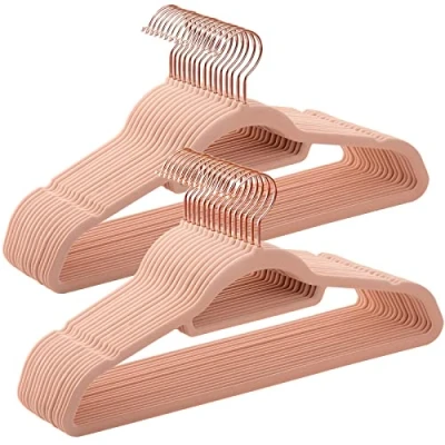 Abbildung von SONGMICS Kleiderbügel Samt, 30er Set, Bügel, rutschfest, kleine Stange für Krawatten, 360 drehbarer Haken, 0,6 cm dick, platzsparend, 43,5 lang, Mäntel, Hosen, Roségold Hellrosa CRF21PK30