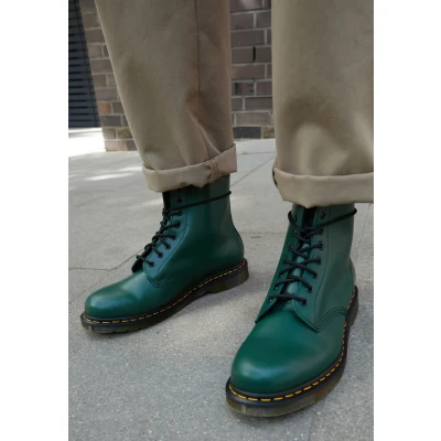 Abbildung von Dr. Martens 1460 BOOT Schnürstiefelette, Größe: 41, Green smooth Schuhe
