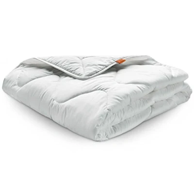 Abbildung von sleepling 191123 2er Set Basic 100 Sommer Bettdecke, leichte Sommerdecke, Made in EU, Ökotex 100, Waschbar 60 Grad, Wärmeklassengarantie, 100% feine Mikrofaser, 135 x 200 cm, weiß
