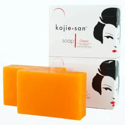 Abbildung von Kojie San Skin Lightening Kojic Acid Soap 2 Bars 65g + 1 YouLookLight screen/phone cleaning cloth by