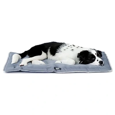 Abbildung von Ferplast Hundematte &amp; Katzenmatte Mittel Waschbares Hundebett Hundekissen Wasserdicht Kratzfest Matte für Hundehütten und Auto, Hundekorb Jolly 83 x 50 cm, M, GRAU