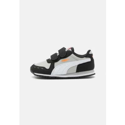 Abbildung von Puma Cabana Racer 20 Unisex Sneaker low für Kinder, Größe: 23, Ash gray/white/black Schuhe
