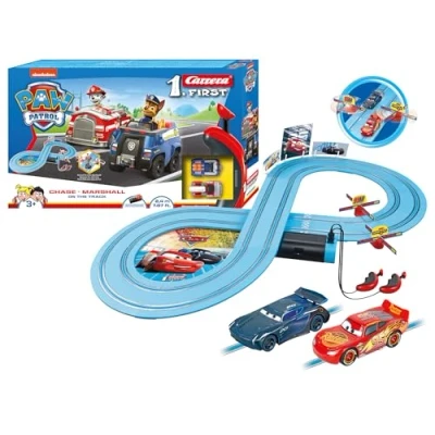 Abbildung von Carrera 20063038 FIRST Disney Pixar Cars Power Duell Autorennbahn I 2,4m Rennstrecke 2 ferngesteuerte Autos mit Lightning McQueen &amp; Jackson Storm Geschenke zu Ostern
