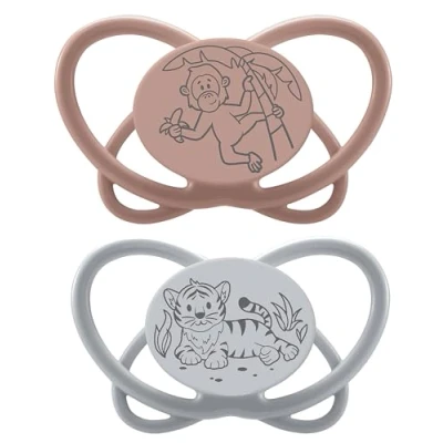 Abbildung von nip Butterfly 16 32 Monate 2er Pack Stillfreundlicher, zahnfreundlicher Babyschnuller inkl. Schnullerbox. Nachhaltiger Schnuller mit weichem Silikonsauger, Braun/Grau