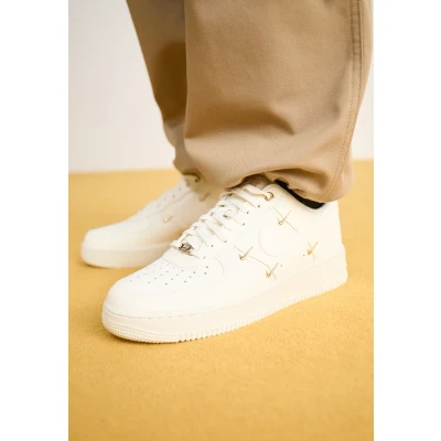 Abbildung von Nike Sportswear AIR Force 1 &#039;07 Sneaker low, Damen, Größe: 40, Carryover Leder