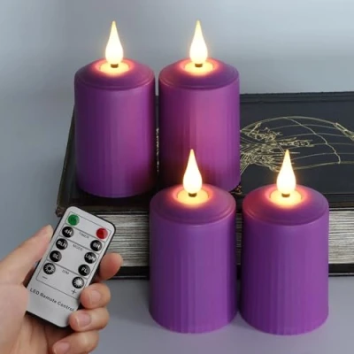 Abbildung von FREEPOWER 4er Lila LED Kerzen Flackern mit Fernbedienung Timer Outdoor Batteriebetrieben Flammenlose Stumpenkerzen Advenskerzen Warmweiß Adventskranz Deko, 350+ Stunden, Ø5 x 10.5cm