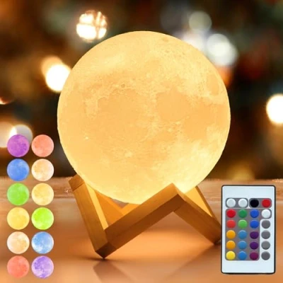 Abbildung von Mydethun 2024 Aktualisieren 16 Farben Mondlampe mit Holzsockel, Weihnachtsgeschenk,12cm LED 3D Mondlicht, Fernbedienung, USB Aufladung, Nachtlicht, Lampe für Kinder,Mädchen,Schlafzimmer,Heimdekoration