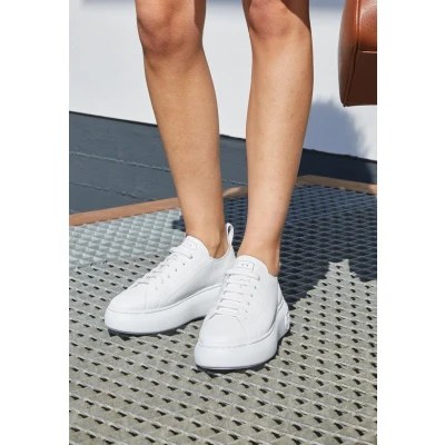 Abbildung von Armani Exchange Sneaker low, Damen, Größe: 38, White Schuhe