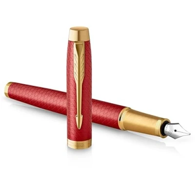 Abbildung von Parker IM Füller Rote Premium Lackierung mit goldenen Zierteilen Füllfederhalter feiner Feder und blauer Tinte Geschenkbox