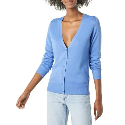 Abbildung von Amazon Essentials Damen Leichter Cardigan mit V Ausschnitt (in Übergröße erhältlich), Blau, XXL
