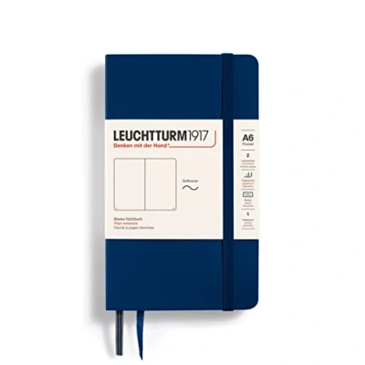 Abbildung von LEUCHTTURM1917 349302 Notizbuch Pocket (A6), Softcover, 123 nummerierte Seiten, Blanko, Marine