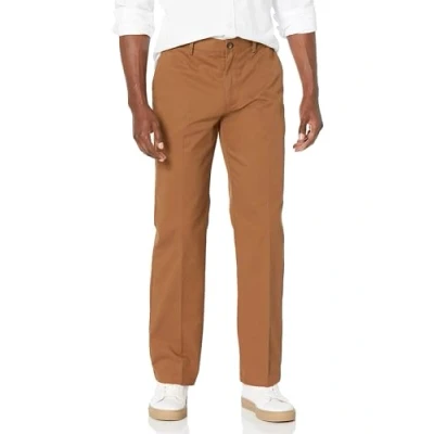 Abbildung von Amazon Essentials Herren Knitterfreie Flatfront Chinohose mit klassischer Schnitt (erhältlich in Big &amp; Tall), Dunkles Khakibraun, 42W / 30L