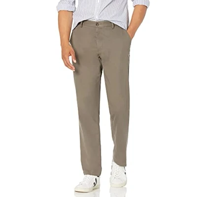 Abbildung von Amazon Essentials Herren Knitterarme Flatfront Chinohose, Gerade Geschnitten, Taupe, 36W / 30L