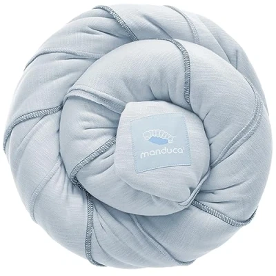 Abbildung von manduca Sling Tragetuch &gt; Arctic &lt; Elastisches Babytragetuch aus Bio Baumwolle (Jersey Strickstoff/ohne Elastan) stabil und kuschelweich für Neugeborene &amp; Babys ab Geburt (5.10x0.60 m) (hellblau)