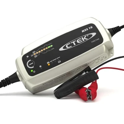 Abbildung von CTEK MXS 10 Batterieladegerät für Größere Fahrzeugbatterien, Boot, Wohnwagen, Schwarz, Silber, Rot