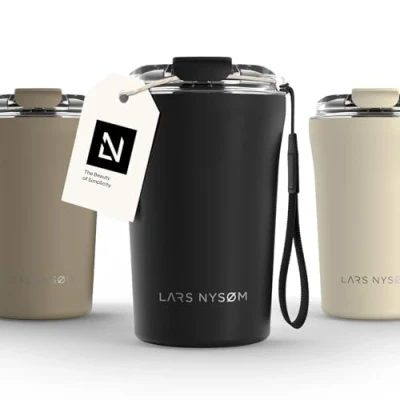 Abbildung von LARS NYSØM Thermo Kaffeebecher to go mit Trageschlaufe &amp; Tritan Deckel Travel Mug 0,38 Liter Isolierung Auslaufsicherer Edelstahl Thermobecher für Café Tee (Carbon Black, 380ml)