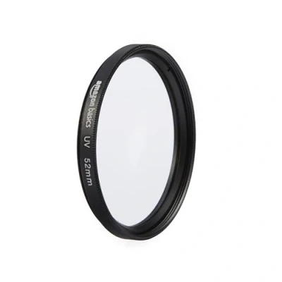 Abbildung von Amazon Basics 52 mm Runder UV Schutzfilter für klarere Bilder, Schützt vor Staub, Schmutz und Kratzern
