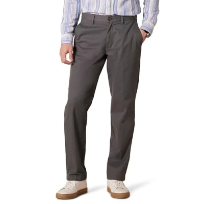 Abbildung von Amazon Essentials Herren Knitterarme Flatfront Chinohose, Gerade Geschnitten, Dunkelgrau, 32W / 28L