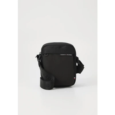 Abbildung von Tommy Hilfiger Repreve MINI Reporter Unisex Umhängetasche, Größe: One Size, Black