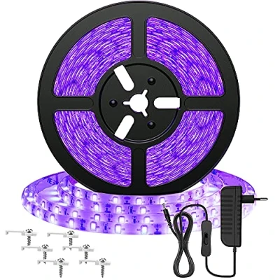 Abbildung von Onforu 5M UV LED Strip, Schwarzlicht Streifen mit Netzteil, 12 V Flexibel 300 LEDs Band, Selbstklebend 2835 Lichtleiste Lampe, Lichtband Black Light für Party, Bar, Neonfarben, Club, Disco, Deko