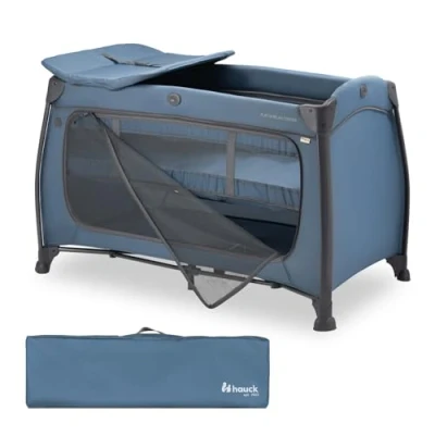 Abbildung von hauck Kinderreisebett Play N Relax Center mit Neugeboreneneinhang, Wickelauflage, Transporttasche, XL Schlupf, Klein Zusammenklappbar, Baby Reisebett Kleinkind ab Geburt bis 15 kg (Dark Blue)