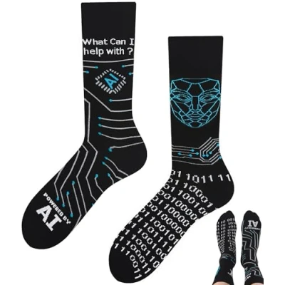 Abbildung von TODO Lustige Socken Informatiker, Künstliche Intelligenz AI Geschenk Programmierer Binärcode Powered by 35 38