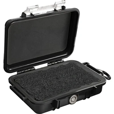Abbildung von PELI 1020 Micro Case, Kleine IP67 Zertifizierte Wasserdichte Schutzbox für Wassersport und Outdooraktivitäten, 0,5L Volumen, Transparent/Schwarze Gummieinlage