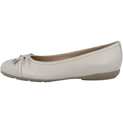 Abbildung von Geox Damen D Annytah Geschlossene Ballerinas, Beige, 42 EU