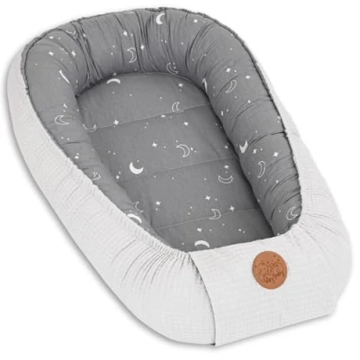 Abbildung von Babynest Neugeborene Nestchen Baby 90x50 cm Kokon Handmade zweiseitig aus Baumwolle Waffel mit Babynestchen Monde