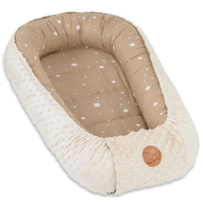 Abbildung von Warmes Nestchen Baby 90x50 cm Kuschelnest Neugeborene Winter/Herbst Kokon Babynest Sonne Beige mit Weiß Sternen
