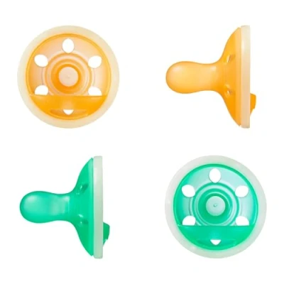 Abbildung von Tommee Tippee brustähnlicher Night Glow Schnuller, 0 6m, 4er Pack, leichtgewichtig, einteiliges Silikondesign