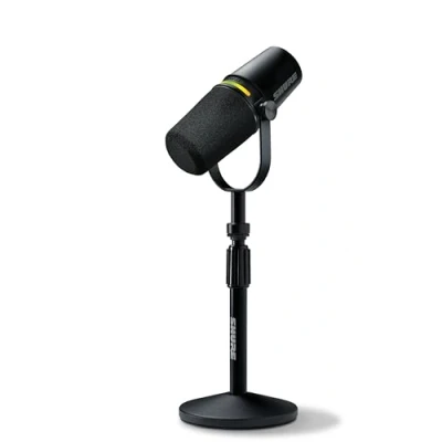 Abbildung von Shure MV7+ Podcast Mikrofon mit Mikrofonständer Verbessertes Audio, LED Touchpanel, USB C und XLR Ausgänge, Auto Level Modus, digitaler Pop Filter, Halleffekte, Podcasting, Streaming Schwarz