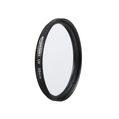 Abbildung von Amazon Basics 55 mm Runder UV Schutzfilter für klarere Bilder, Schützt vor Staub, Schmutz und Kratzern