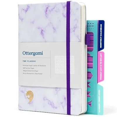 Abbildung von Bullet Journal Notizbuch gepunktet Hochwertiges, dickes Papier mit 150 g/m² The Classic A5 dotted von Ottergami Bulletjournal vorgedruckten Punkten und zusätzlichen Schablonen
