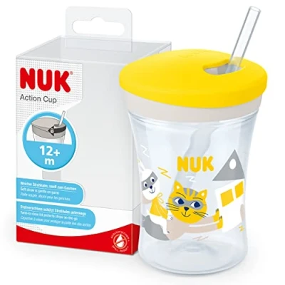 Abbildung von NUK Action Cup Trinkbecher Kinder 12+ Monate 230 ml Drehdeckel mit weichem Strohhalm auslaufsicher BPA frei gelbe Katze