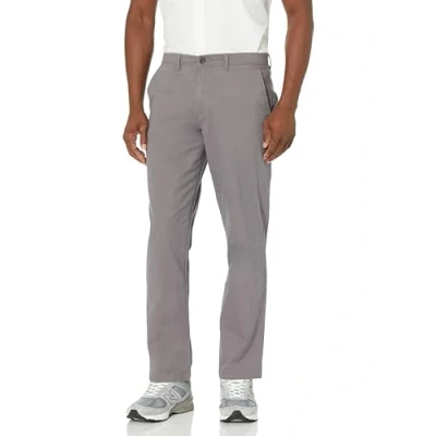 Abbildung von Amazon Essentials Herren Legere Stretch Chinohose in sportlicher Passform (in Übergröße erhältlich), Dunkelgrau, 40W / 34L
