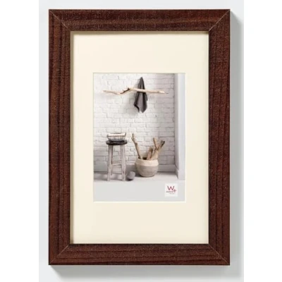 Abbildung von walther design Bilderrahmen nussbaum 13 x 18 cm mit Passepartout, Home Holzrahmen HO318N