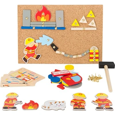 Abbildung von small foot Hämmerchenspiel &quot;Feuerwehr&quot; aus Holz, Korkboden mit Motiven der Feuerwehr zum Hämmern, ab 6 Jahren, 10581