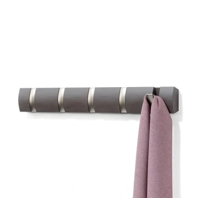 Abbildung von Umbra Flip 5 Garderobenhaken Moderne, Schlichte und Platzsparende Garderobenleiste mit Beweglichen Haken für Jacken, Mäntel, Schals, Handtaschen Mehr, Treibholz/Nickel