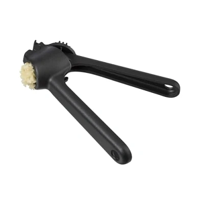 Abbildung von GastroMax Knoblauchpresse Knoblauchzerkleinerer ergonomische Griffe eingebauter Reiniger spülmaschinenfest BPA frei Made in Sweden, Schwarz