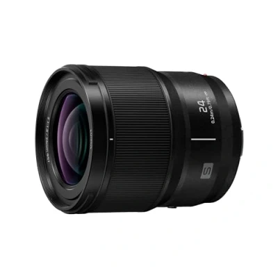 Abbildung von Panasonic S S24E LUMIX Objektiv (24mm Weitwinkel, Festbrennweite, L Mount, F1.8, Filtergröße 67mm) schwarz