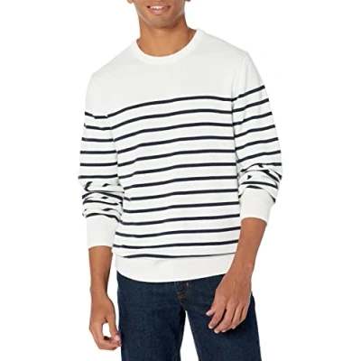 Abbildung von Amazon Essentials Herren Pullover mit Rundhalsausschnitt (in Übergrößen erhältlich), Marineblau Weiß Platzierter Streifen, M