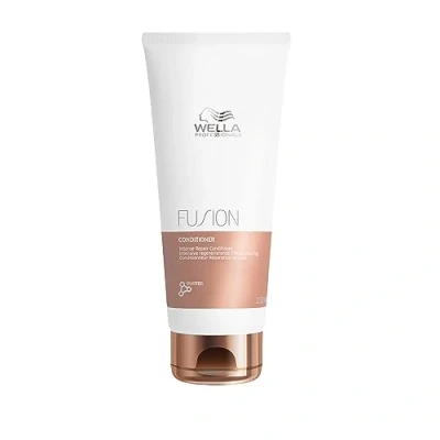 Abbildung von Wella Professionals Fusion Intense Repair Conditioner tiefenreparierende Haarspülung mit Aminosäuren intensive Haarpflege für kaputtes Haar glättender Deep gegen Haarbruch 200 ml
