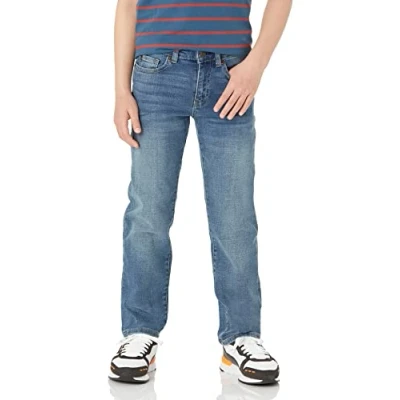 Abbildung von Amazon Essentials Jungen Gerade geschnittene Jeans mit normaler Passform, Helle Waschung, 7 Jahre Slim
