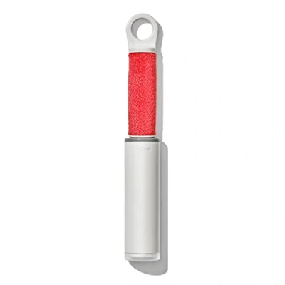 Abbildung von OXO Good Grips Wiederverwendbare Flusenbürste, Grau