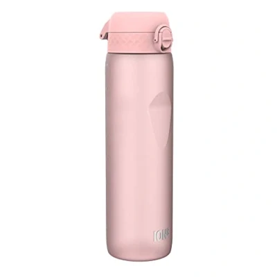 Abbildung von Ion8 1 Liter Trinkflasche, 1000ml, Auslaufsicher, Einhandöffnung, Sichere Verriegelung, Spülmaschinenfest, BPA frei, Tragegriff, Leicht zu Reinigen, Ideal für Sport und Fitnessstudio, Rosenquarz