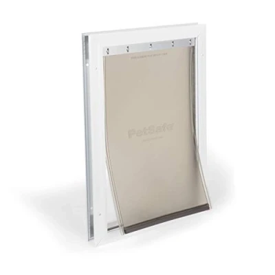 Abbildung von PetSafe Staywell Aluminium Hundeklappe, Langlebiger Rahmen, Magnetverschluss, Für Hunde bis 45 kg, Größe L