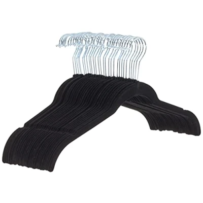 Abbildung von Amazon Basics Kleiderbügel für Hemd/Kleid Platzsparend und mit Samt überzogen Schwarz, 30er Pack