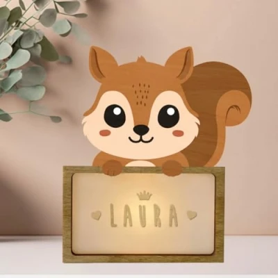 Abbildung von WONDEE Personalisierte Geschenke Baby, Nachtlicht baby Eichhörnchen, zur Geburt, Taufgeschenke für Mädchen und Jungen Nachttischlampe kinder, geschenk personalisiert